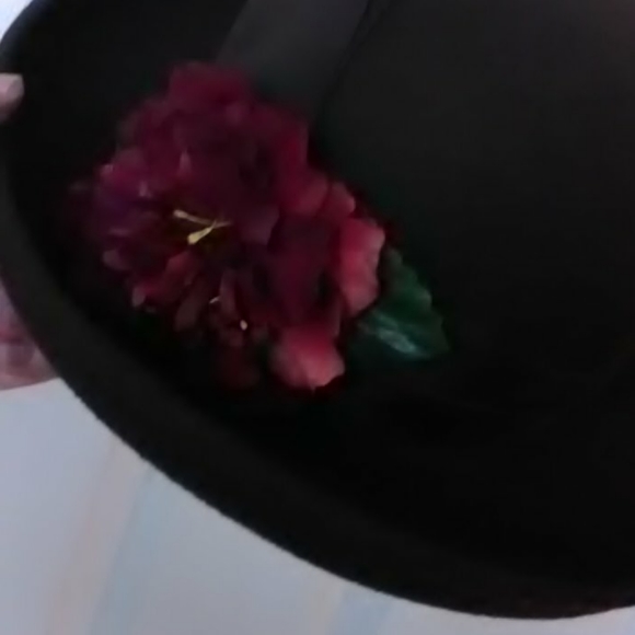 Hat - Picture 2 of 3